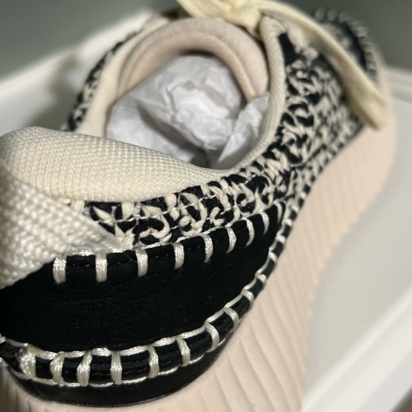 Dolce Vita Dolen Sneakers Black Knit Tennis Shoes Leather line - Picture 13 of 16